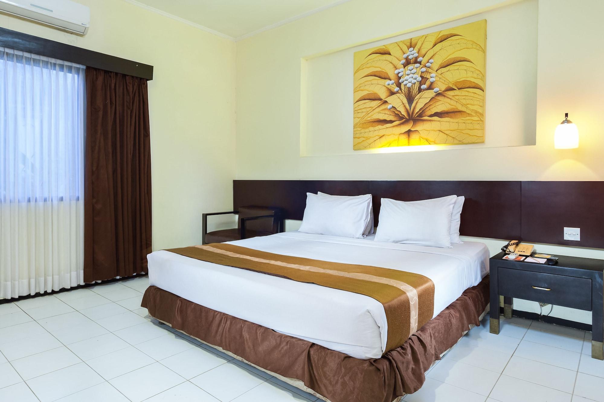 Hotel Montana Dua Маланг Екстериор снимка