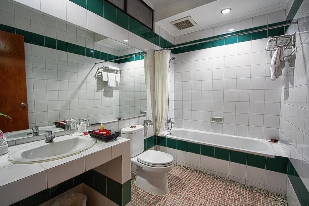 Hotel Montana Dua Маланг Екстериор снимка