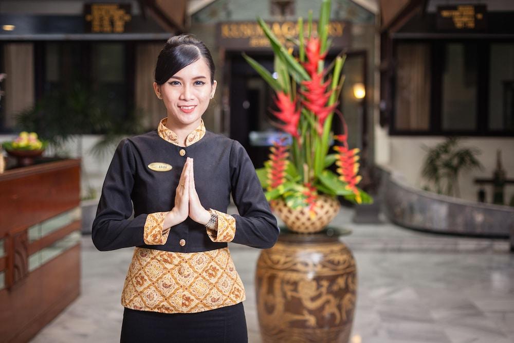 Hotel Montana Dua Маланг Екстериор снимка