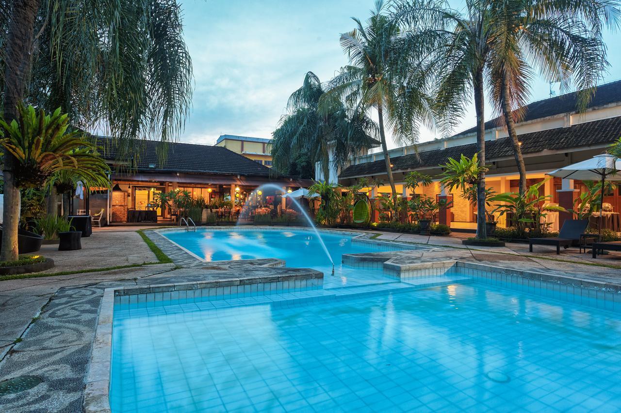 Hotel Montana Dua Маланг Екстериор снимка