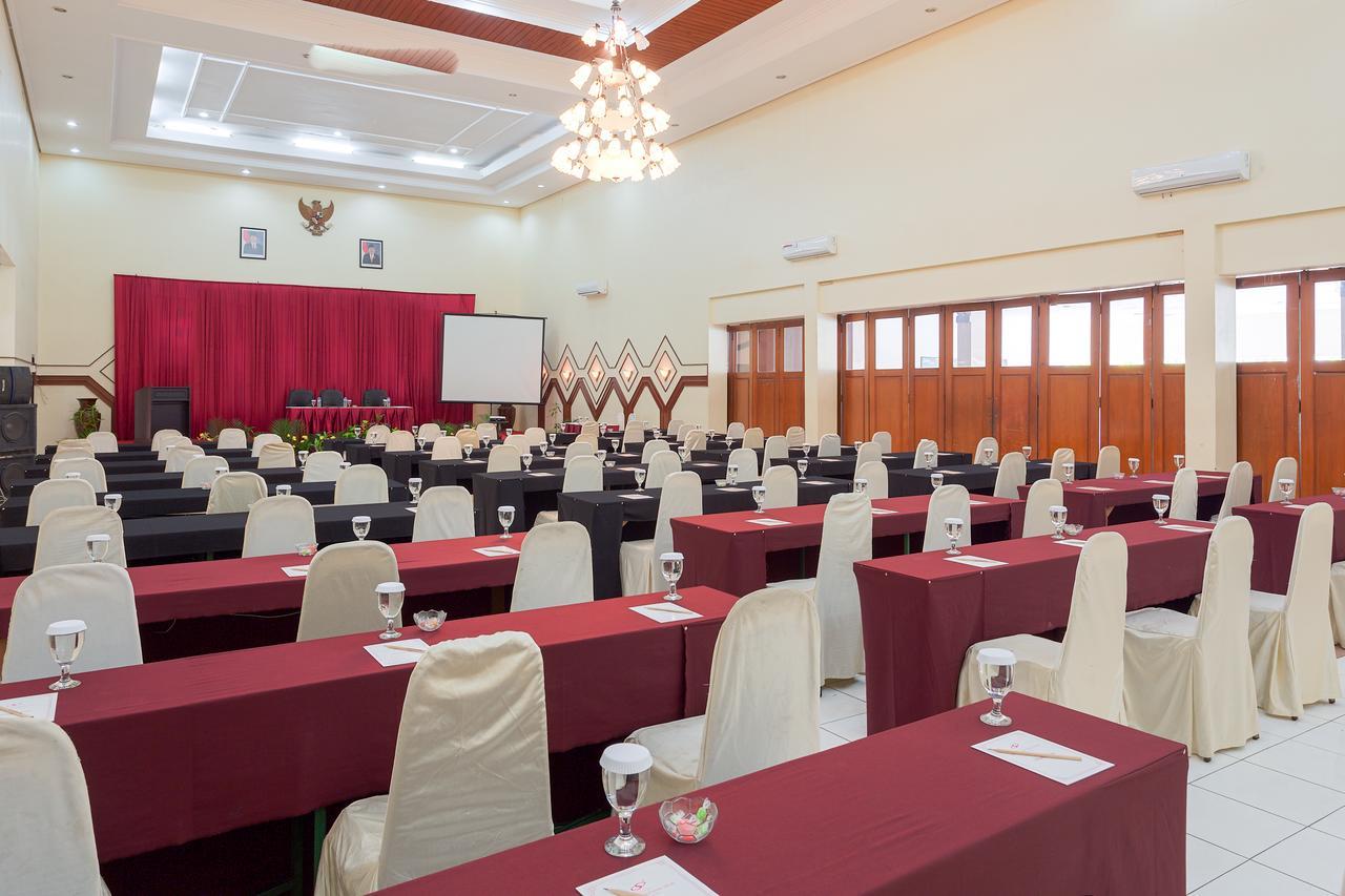 Hotel Montana Dua Маланг Екстериор снимка